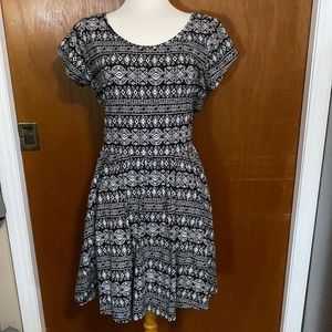 Cute, cutout, cross cross back dress. Sz medium